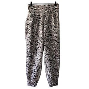 Athleta Salutation Textured Jogger in Meadow Decadent Chocolate